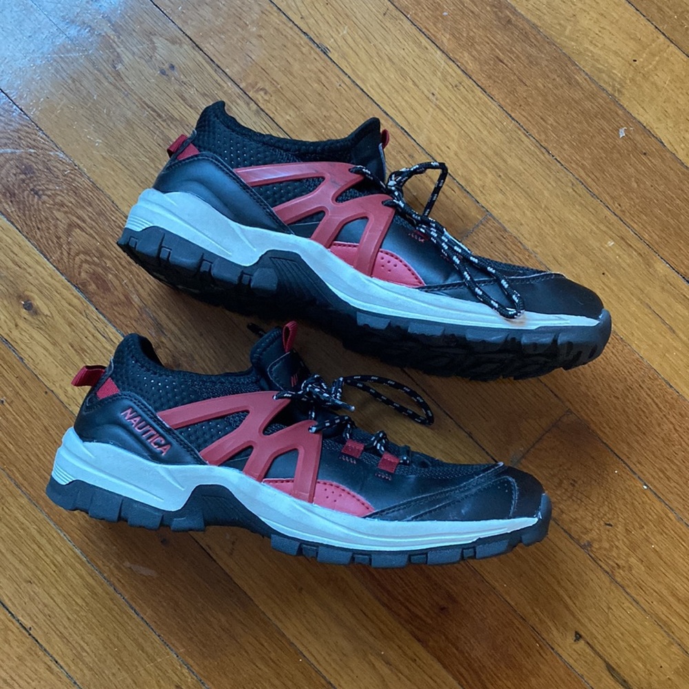 sports shoes for men, brand Nautica.